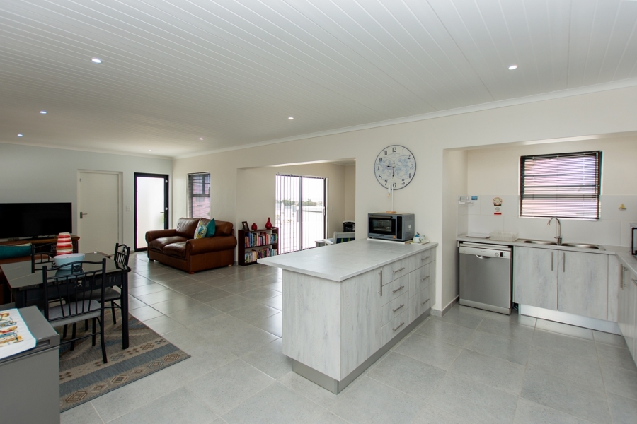 2 Bedroom Property for Sale in Harbour Lights Western Cape